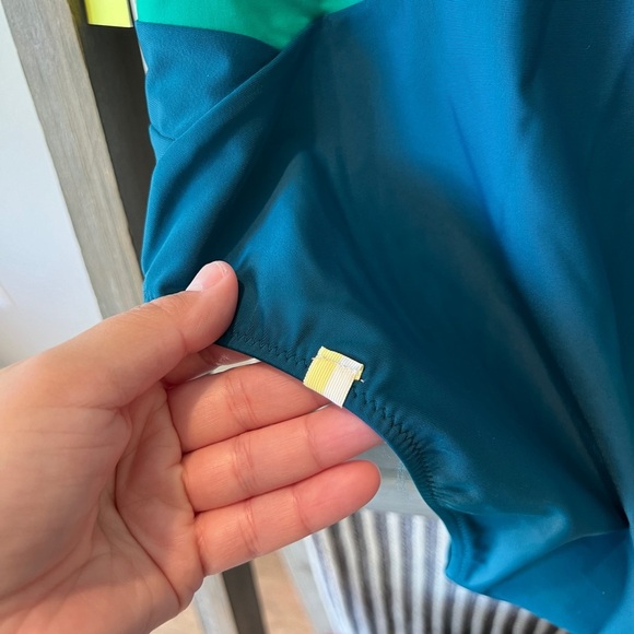 NWT Summersalt women’s the side stoke one piece swimsuit size 4 - Picture 4 of 8